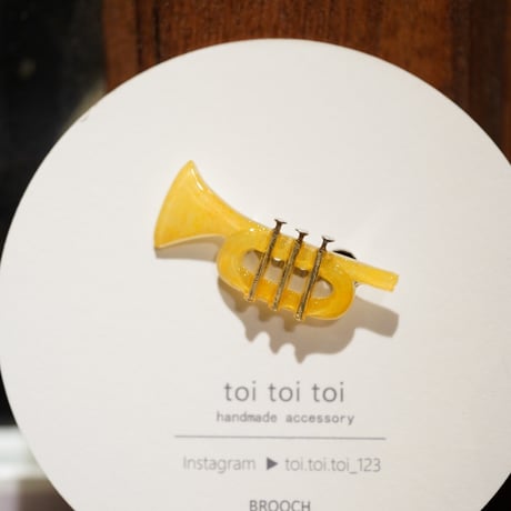 旅と音楽、季節のブローチ
