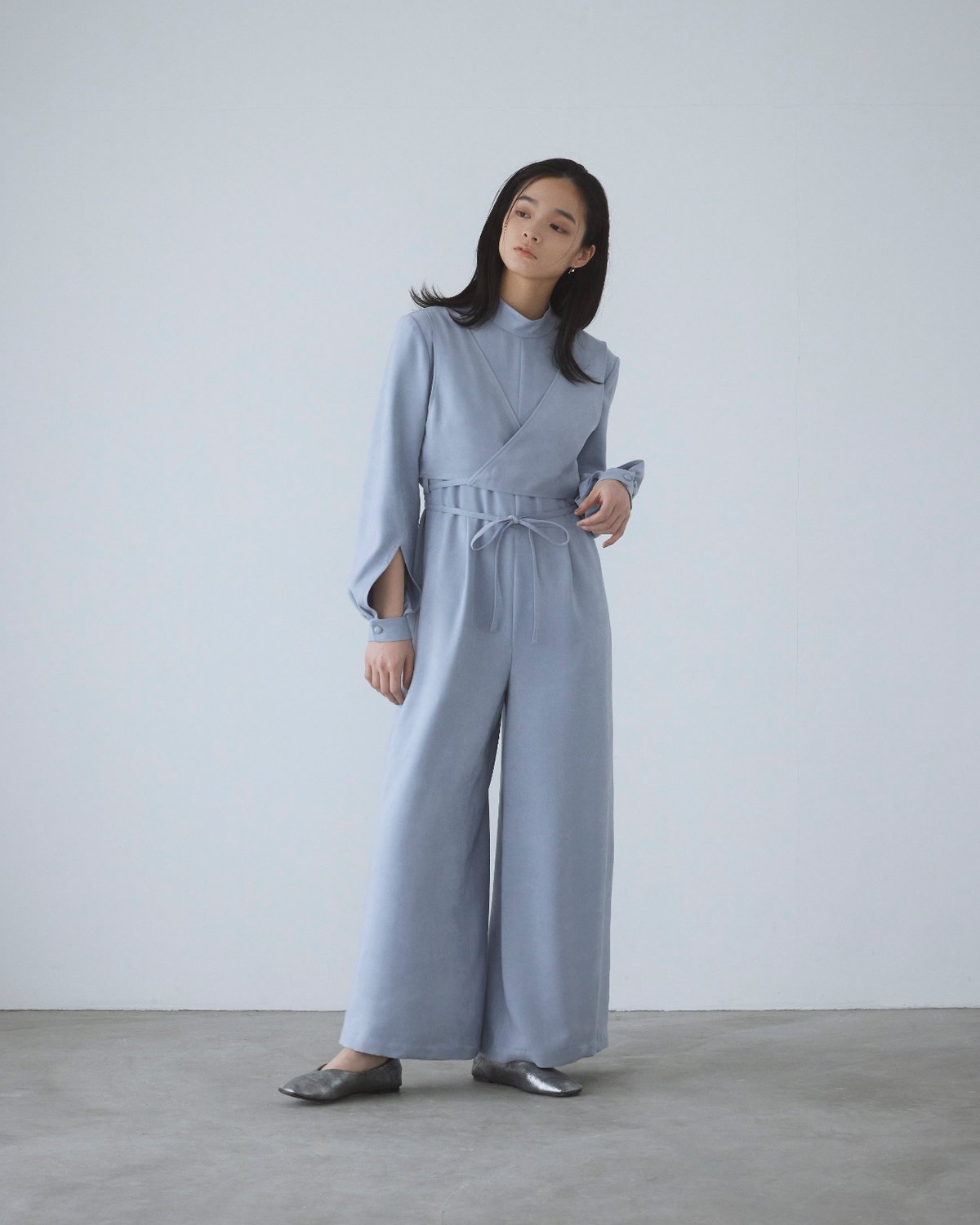 【45R】ベージュ ノースリーブ オールインワン cross all-in-one | Kana Kawasaki