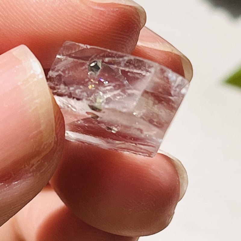 濃いピンク　ピンククリアクォーツ　パーム　虹だらけ　流通名　ピンクアゼツライト ピンクの虹入り💓パイライトインクォーツ | Crystal shop Mayria