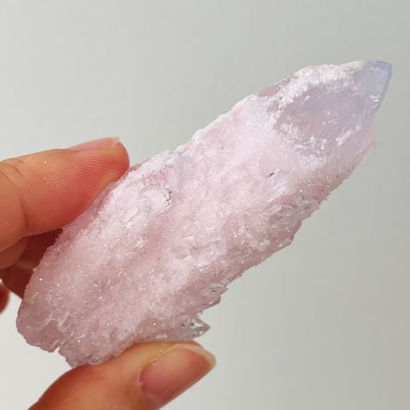 薄桃色　キラキラ　水晶