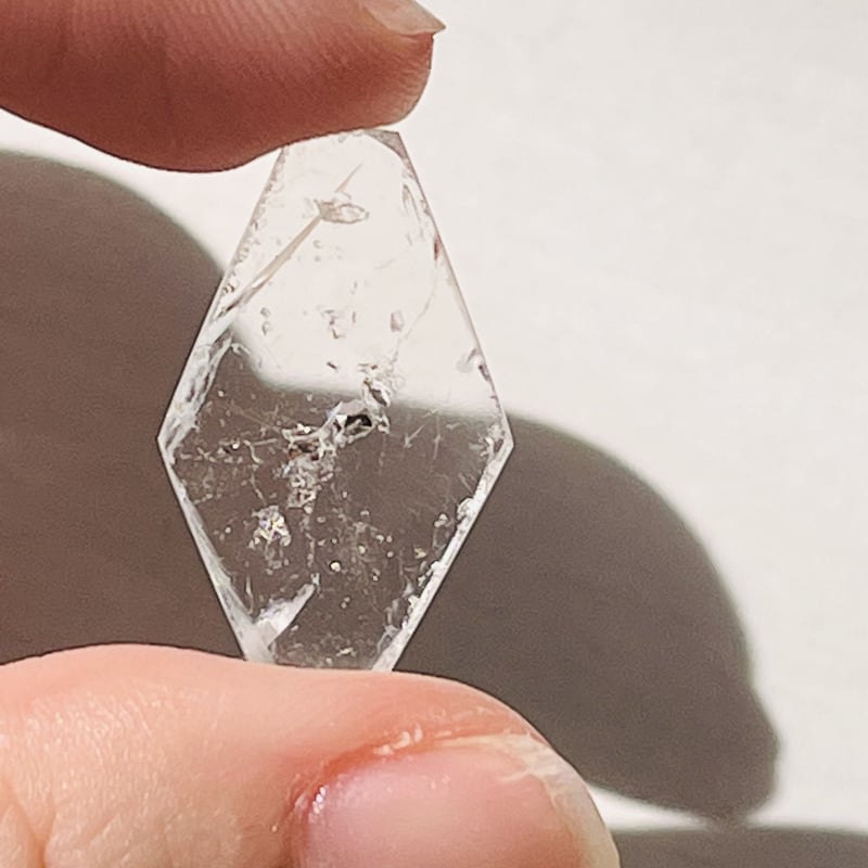 ピンクの虹入り💓パイライトインクォーツ | Crystal shop Mayria