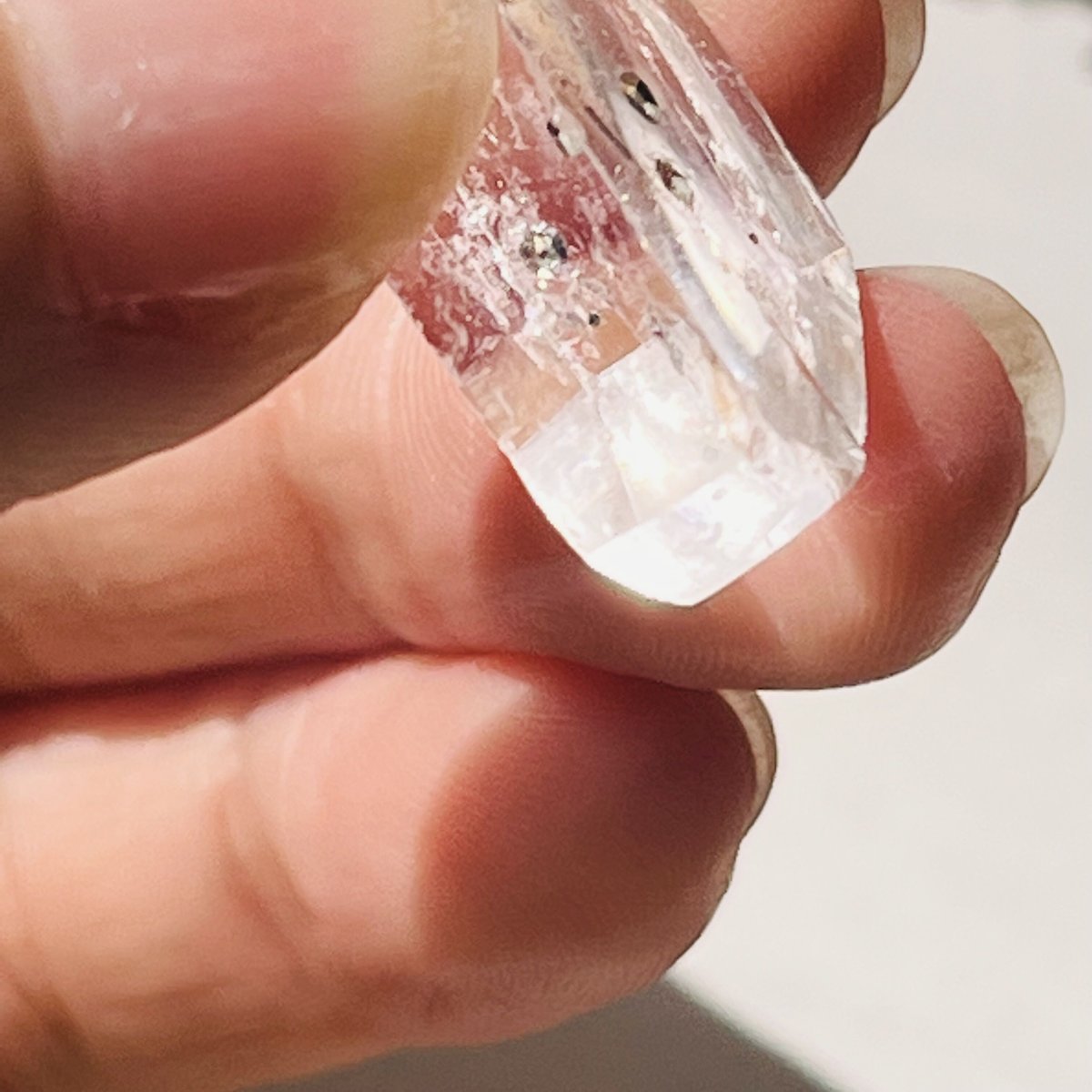 ポイント　パイライトインクォーツ　虹入り　56g　天然石　パワーストーン 虹入り✨ パイライト インクォーツ ポイント クリスタル 水晶 その他