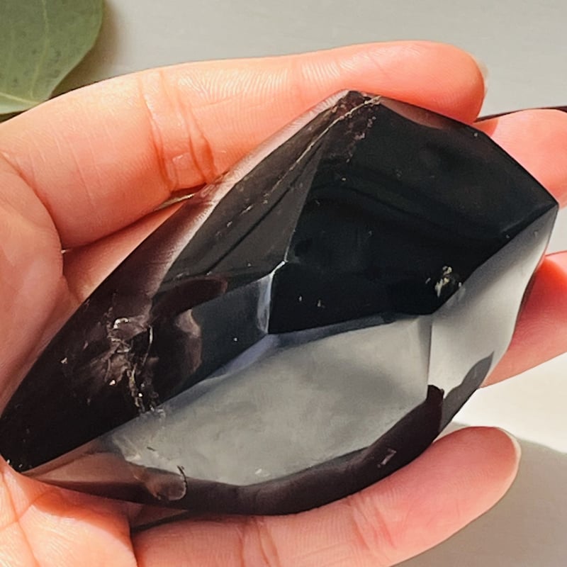 モリオン　虹入り　850　黒水晶　石 クリスタル　鑑賞石　置物　オブジェ モリオン（黒水晶） 六角柱 ポイント 1個売り インテリア