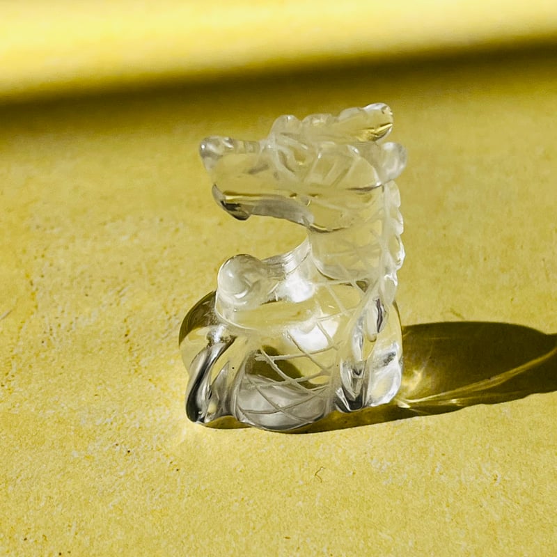 偉大な 水晶 玉を持った龍 | Crystal shop Mayria 置物