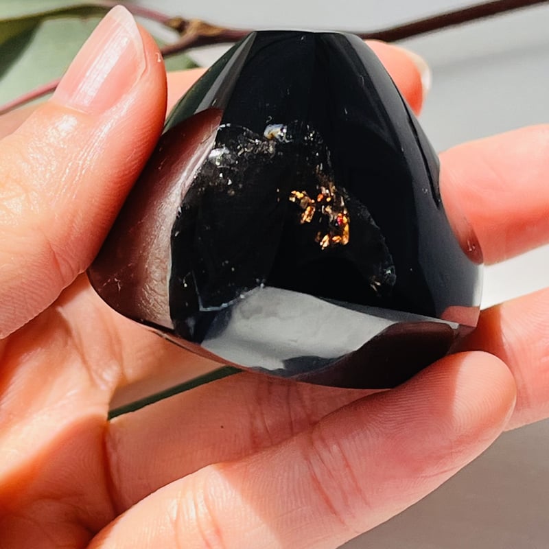 劇的レア！　希少国産モリオン　虹入り新品　限定1点のみ 金色の虹🌈！？ モリオン | Crystal shop Mayria