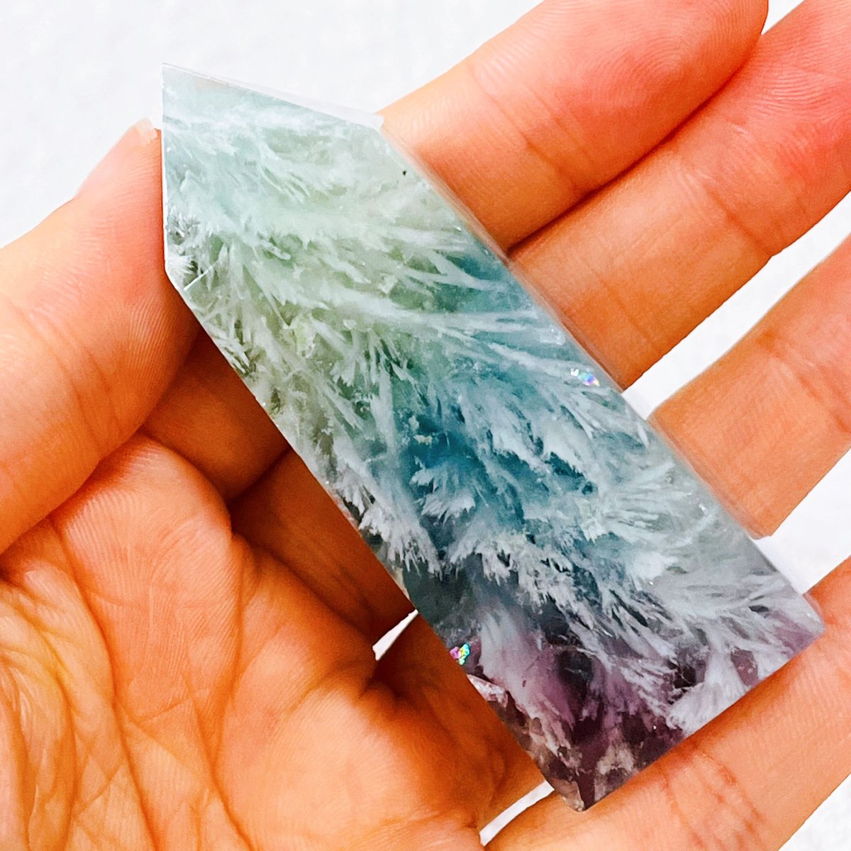 セール 虹入り エンジェルフェザーフローライト スフィア 置き物 風水 fit=scale-down,w=1200
