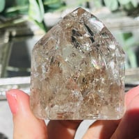 虹きら🌈✨　クラックスモーキークォーツ　太っちよポイント　③
