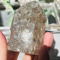 虹きら🌈✨　クラックスモーキークォーツ　太っちよポイント　②