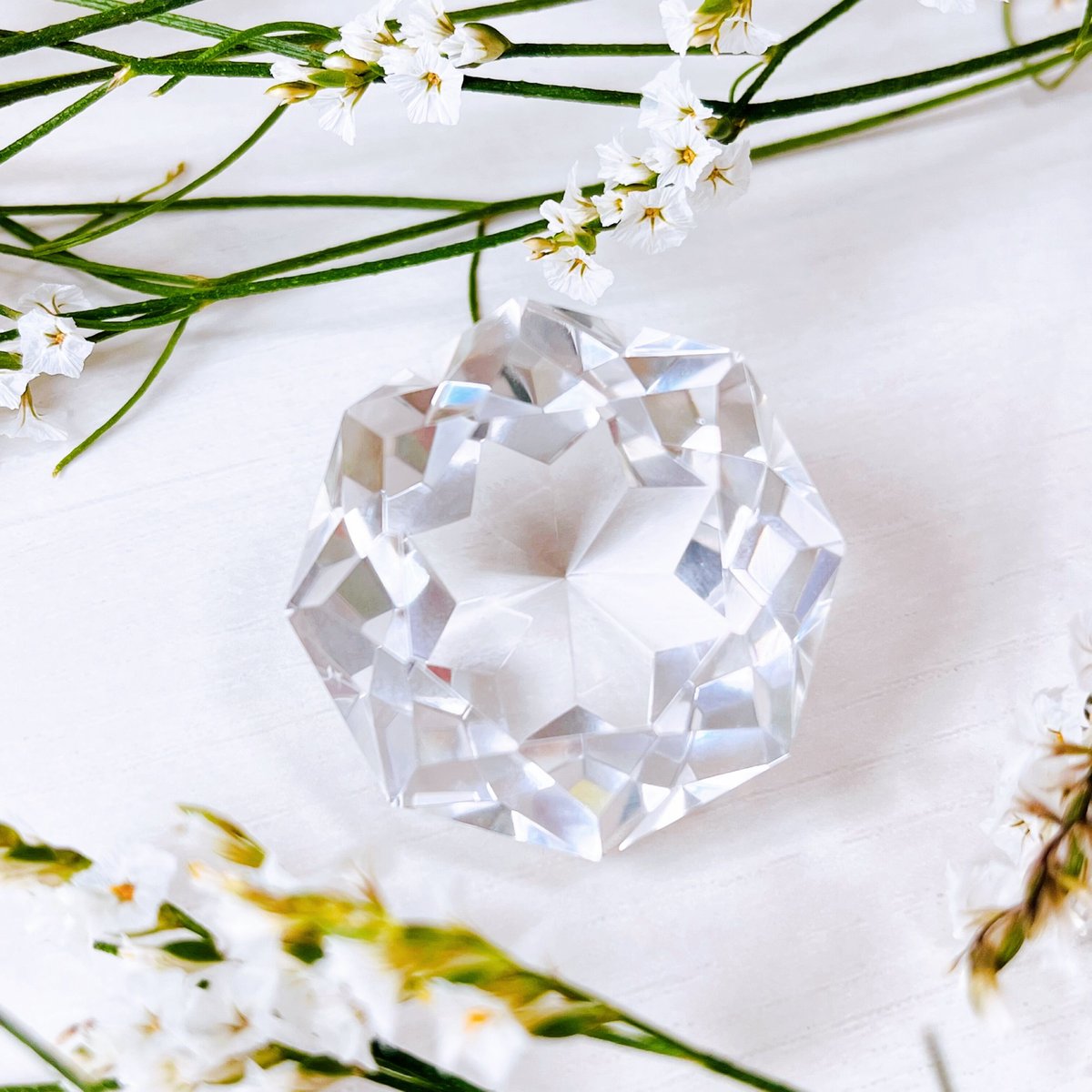 ハイクォリティ天然カット水晶　五弁花型 ハイクォリティ天然カット水晶 五弁花型 ハート型 天然水晶