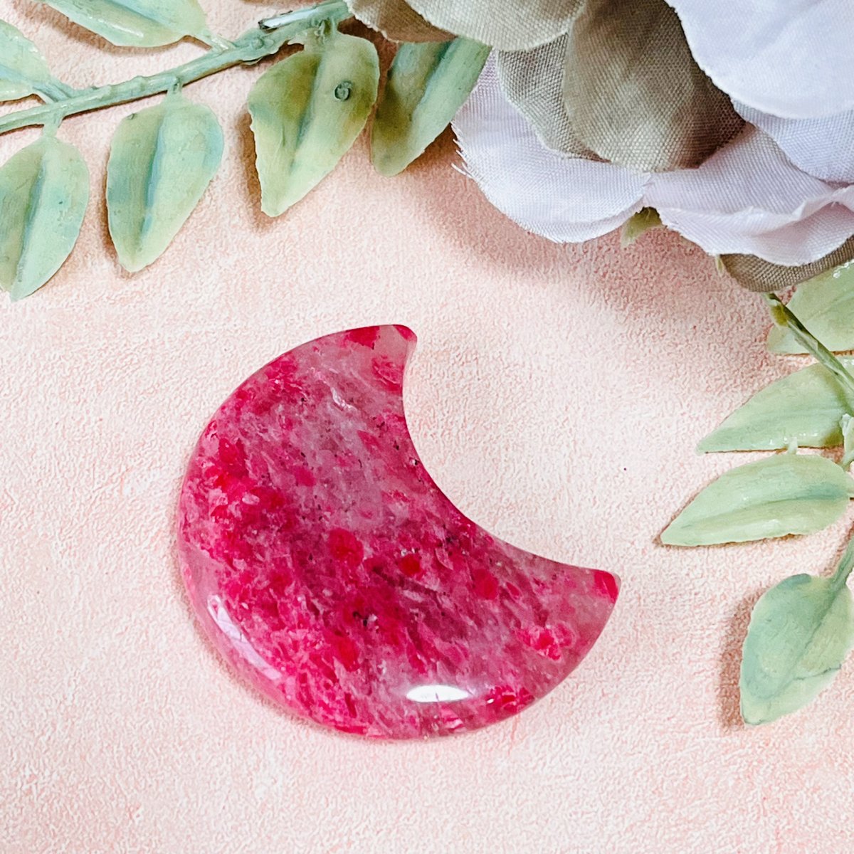 じゅわーっとくる！綺麗なロードナイト！すんごい！ バラ色の宝石ロードナイトの魅力を徹底解説！鉱物的特徴から歴史