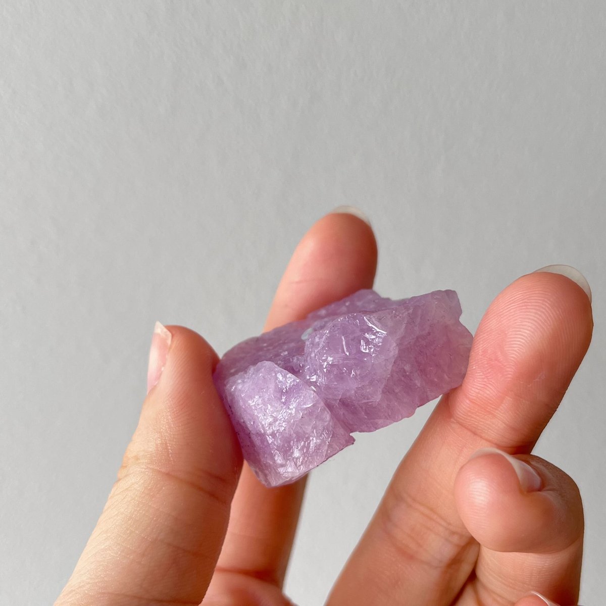 慈愛の石 クンツァイト | Crystal shop Mayria