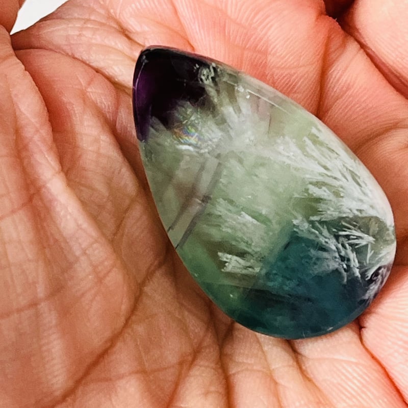 虹入り🌈✨ 雫型エンジェルフェザーフローライト | Crystal shop Mayria