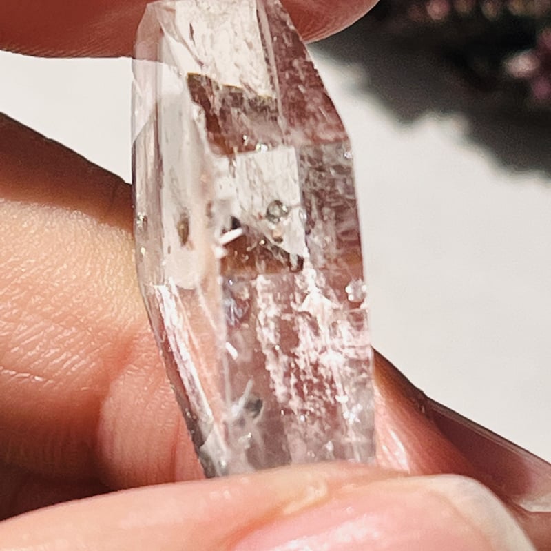 濃いピンク　ピンククリアクォーツ　パーム　虹だらけ　流通名　ピンクアゼツライト ピンクアゼツライト | 沐空間 | Moospace