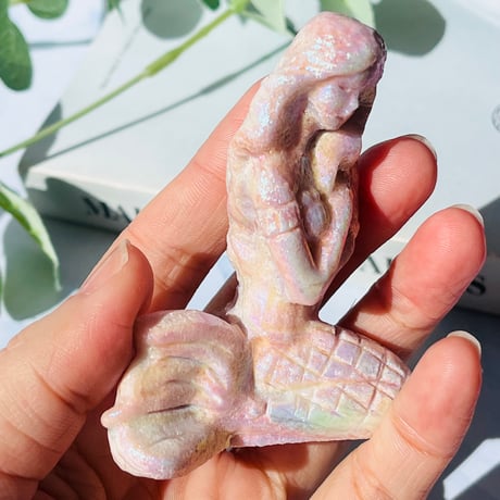 エンジェルオーラ　ピンクオパール　髪を撫でるマーメイド