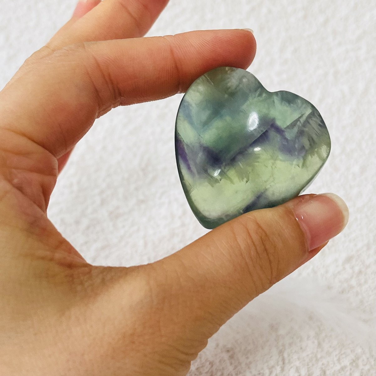 極美！一点物 虹入り エンジェルフェザー イン フローライト 丸玉 天然石 エンジェルフェザーフローライト ファントム入り 丸玉