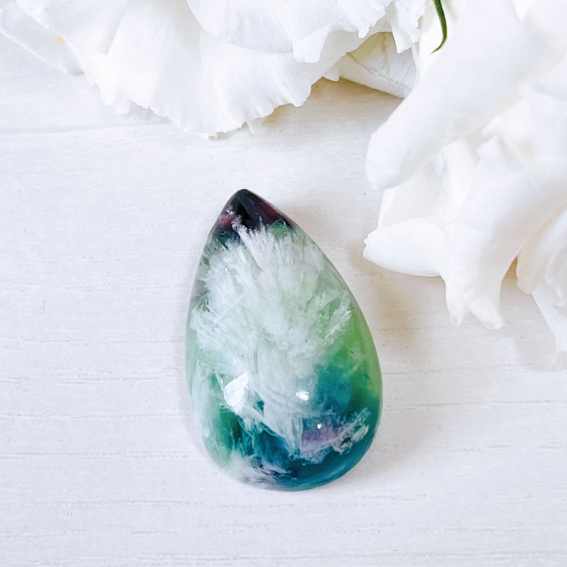 虹入り🌈✨ 雫型エンジェルフェザーフローライト | Crystal shop Mayria