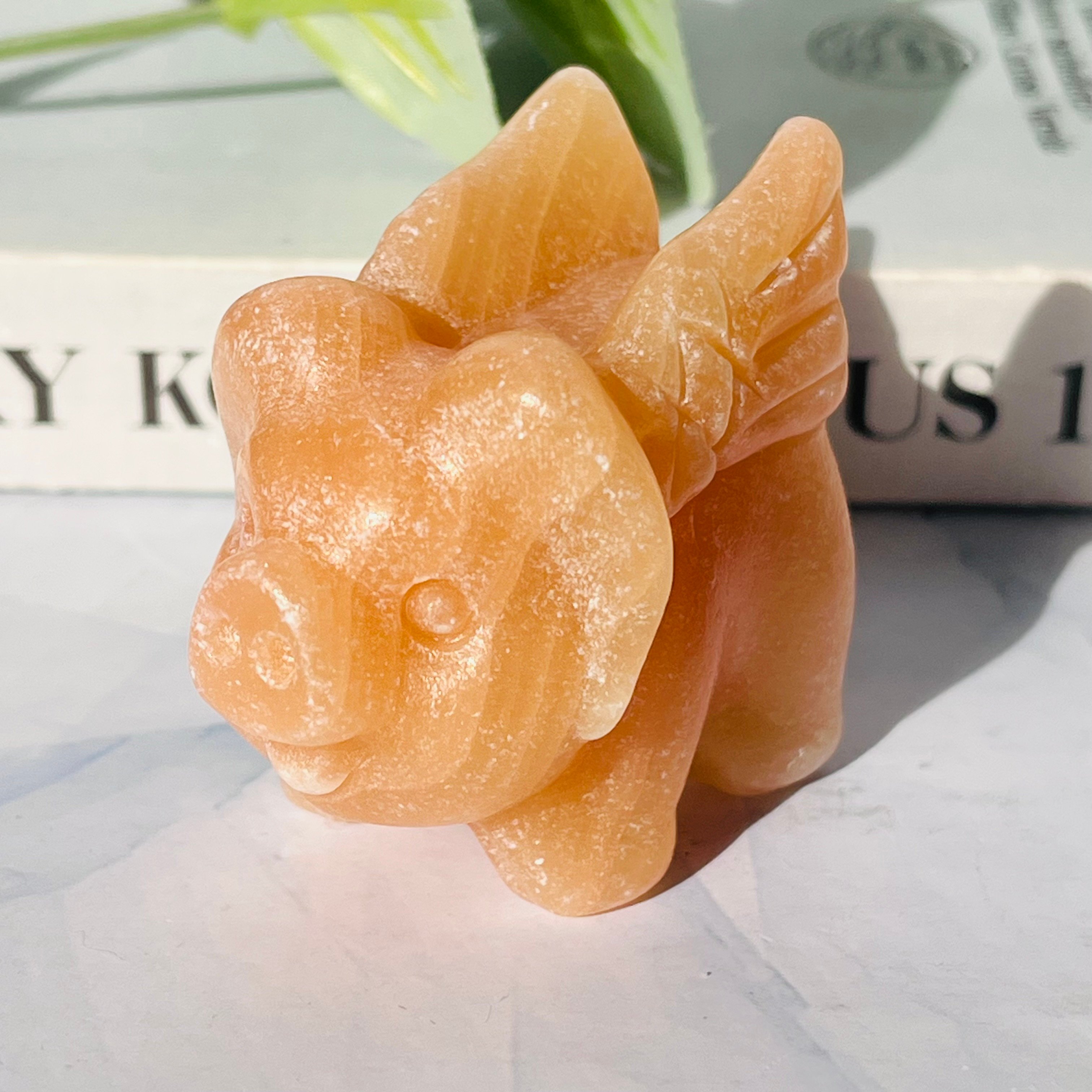 オレンジカルサイト 羽の生えたぶたちゃん | Crystal shop Mayria