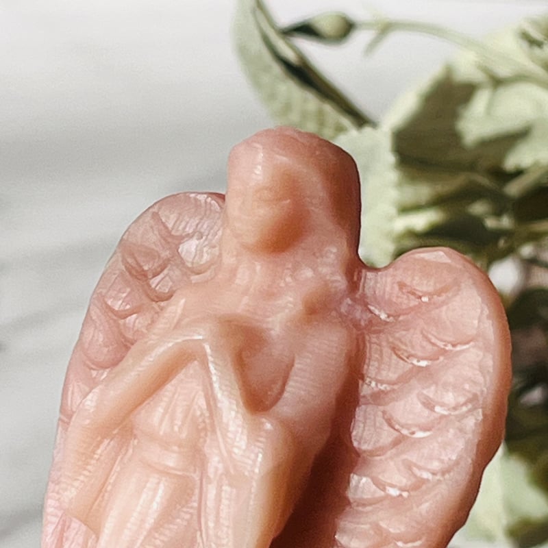 ピンクオパール 天使 女の子 天然石 ピンクオパール 天使 女の子 天然石