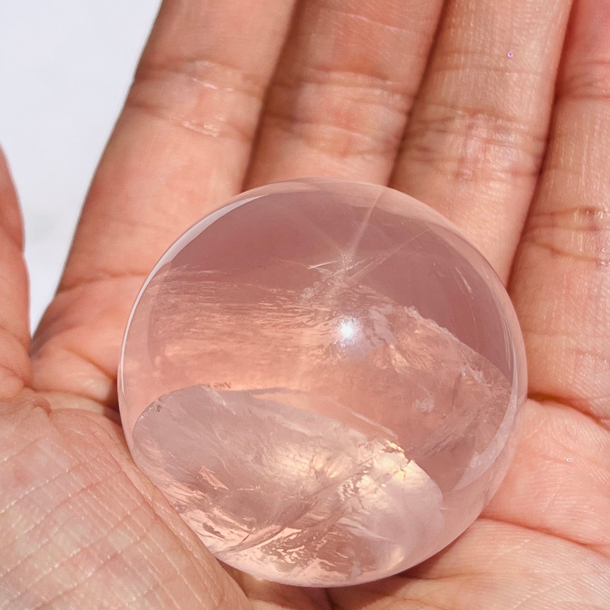 高品質　スフィア　六条　 スター ローズクォーツ　置物　虹入り 虹キラ🌈✨ 六条スターローズクォーツ スフィア | Crystal shop Mayria