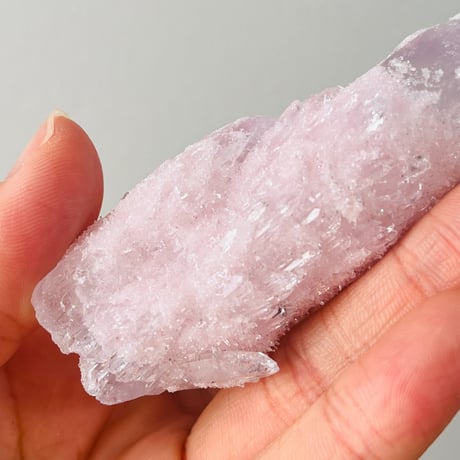 薄桃色　キラキラ　水晶