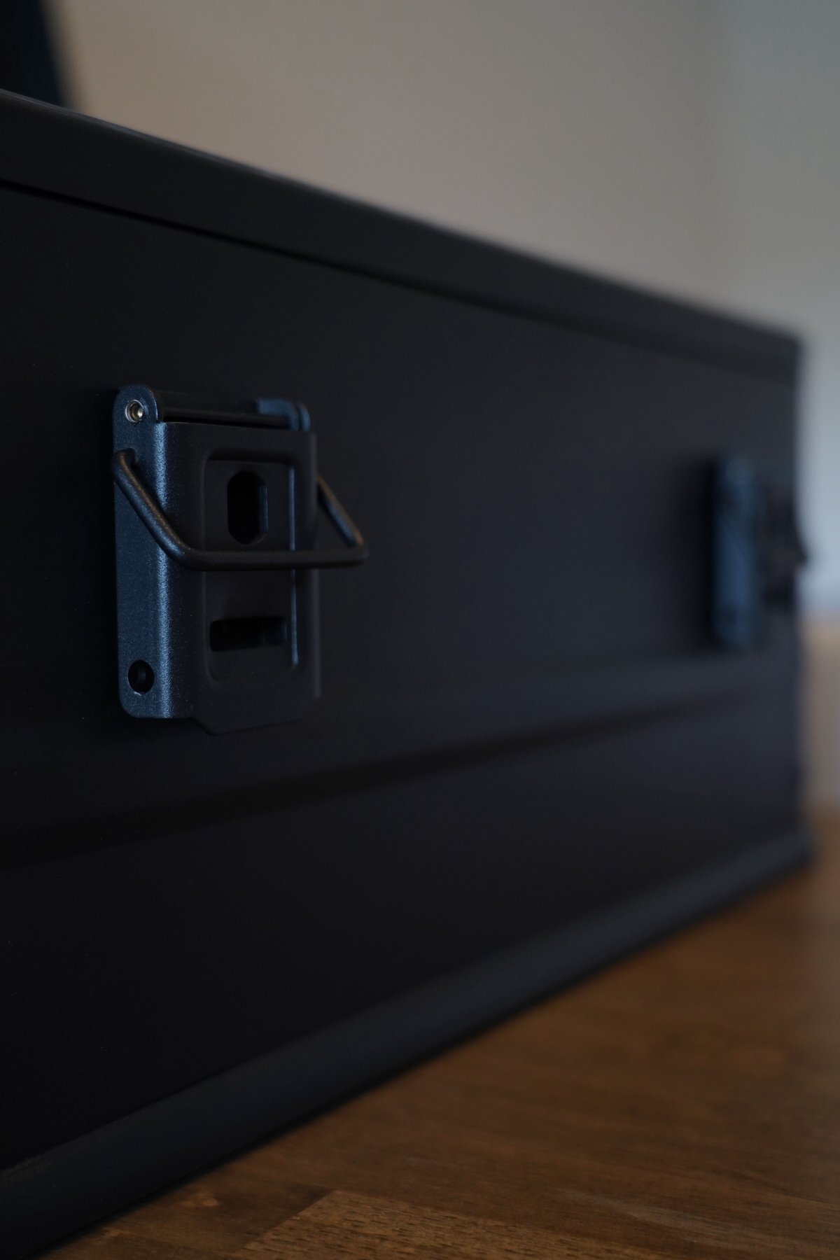 DELTA/MT Extreme X 39アルミコンテナ ブラック アルミ収納