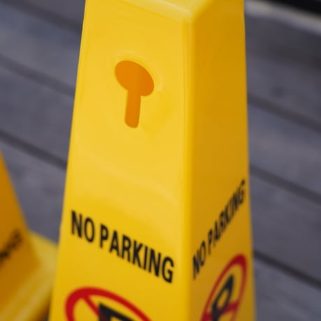 SAFETY CONE【NO PARKING】ガレージ セーフティコーン