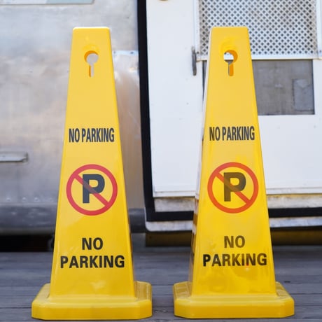 SAFETY CONE【NO PARKING】ガレージ セーフティコーン
