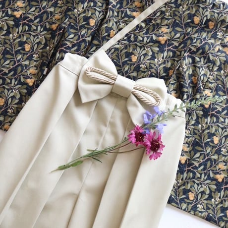 【納期:1〜2週間で発送】袴は4色から選べます。Hand made オリジナル袴 "ARBUTUS Black" / pieni kukka