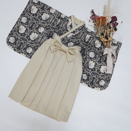 【納期:3〜4週間で発送】袴は4色から選べます。Hand made オリジナル袴 "Pimparnel EBONY" / pieni kukka