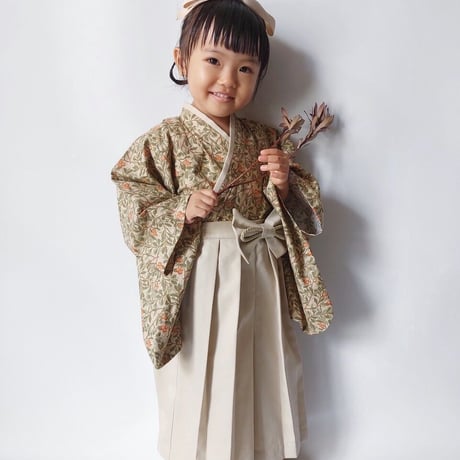 【納期:1〜2週間で発送】袴は4色から選べます。Hand made オリジナル袴 "ARBUTUS Beige" / pieni kukka
