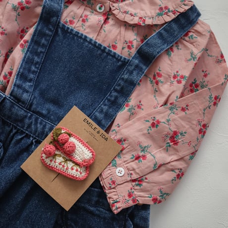 Pink blouse with red flowers / Emile et Ida
