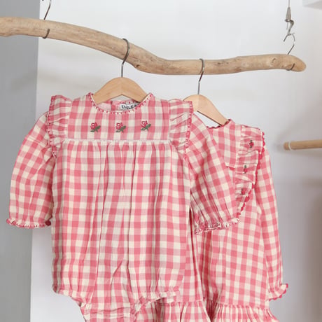 Pink gingham embroidered romper / Emile et Ida