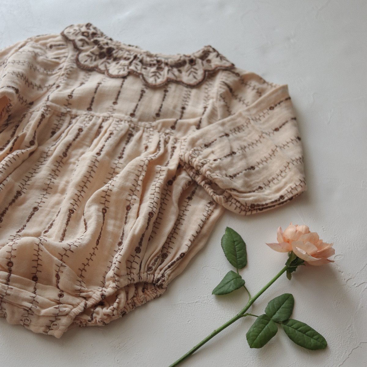 ラスト1点】 Amelia Romper / bebe organic | nermie -