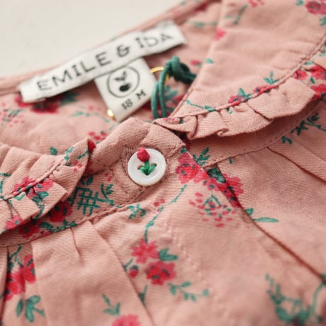 Pink blouse with red flowers / Emile et Ida