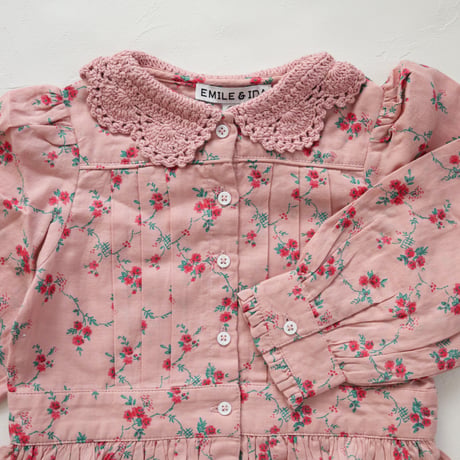 Pink crochet-neck dress with red flowers / Emile et Ida