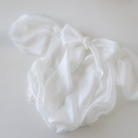 ☑️" FLUFFY " オーガンジーロンパース (OFF WHITE)  ─ 誕生日・バースデーフォトに / llonk.