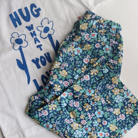 T-shirt Hug what you love / TOM & BOY
