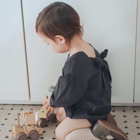 ☑️" LILI " back ribbon romper (Charcoal) / llonk.