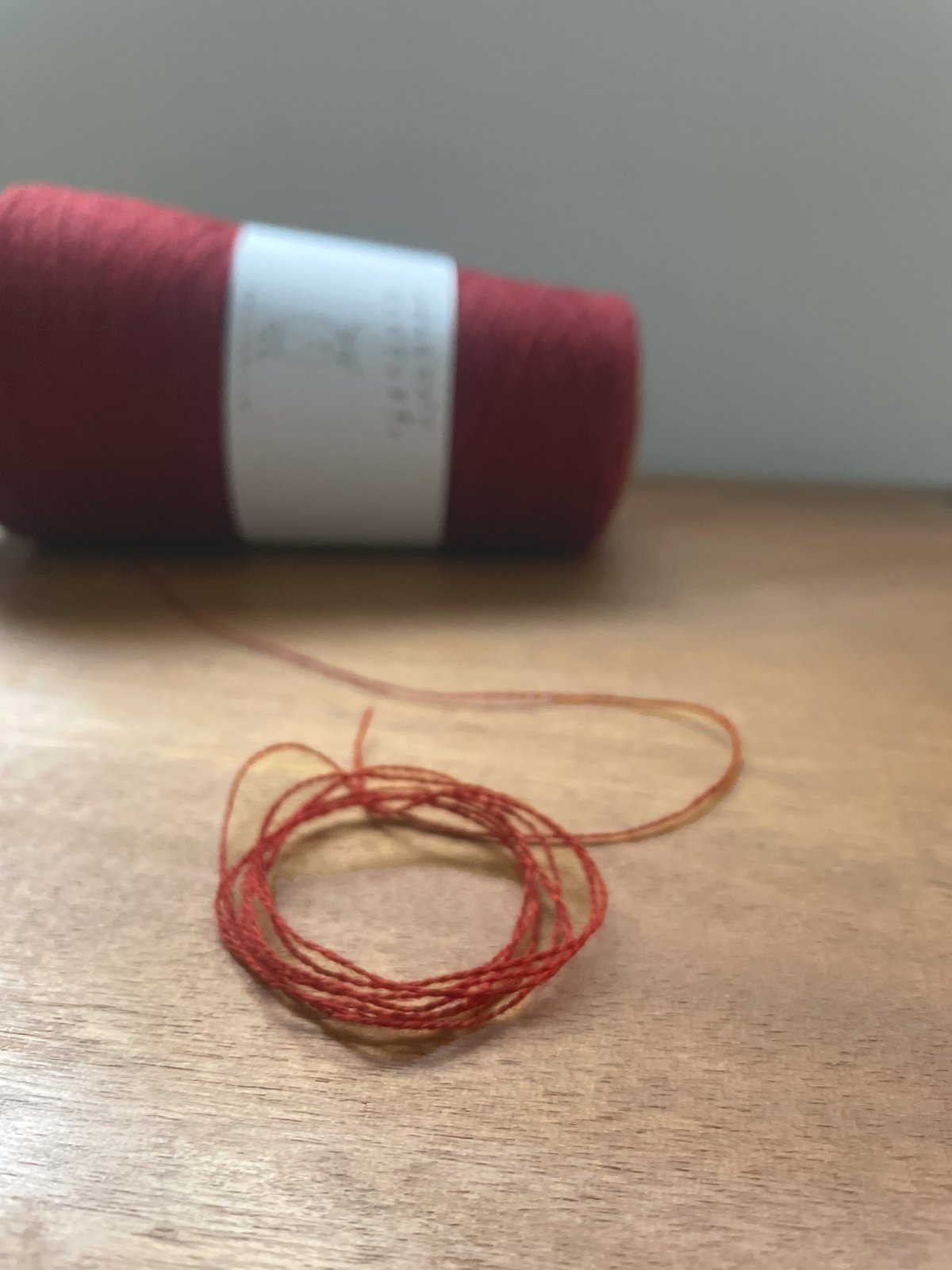 深緋色｜2/26カシミヤ100％ | ホリゾンのカシミヤ｜カシミヤ工業糸