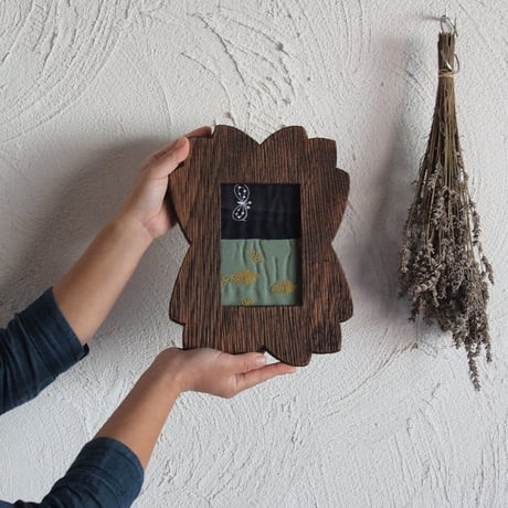 フォトフレーム　/額縁　はがきサイズ　/写真立て