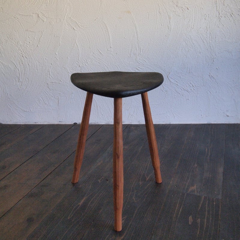 木製スツール ブラック脚 木の丸椅子】木製三脚スツール［黒］ 椅子（チェアー）・スツール