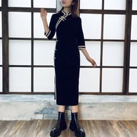 マットブラック × 無地シック