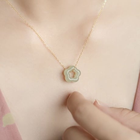 丁香 × 和田玉ネックレス