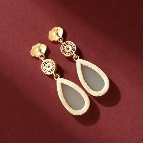 貴妃 × 和田玉ピアス