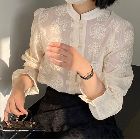 中華ブラウス × フラワー刺繍