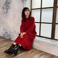 Aラインワンピ × 深紅