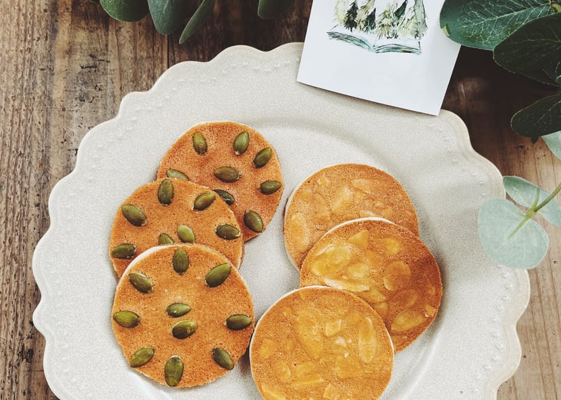 津別峠ギフトBOX8枚入り（アーモンド4枚、パンプキン4枚） | そ