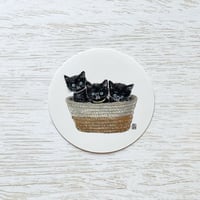 モリ イラストレーター 猫ステッカー「3匹の黒猫の子猫たち」