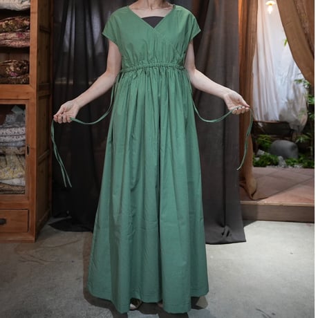 Frill/French sleeve dress　824350-J