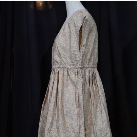 Frill/French sleeve dress 829003-M
